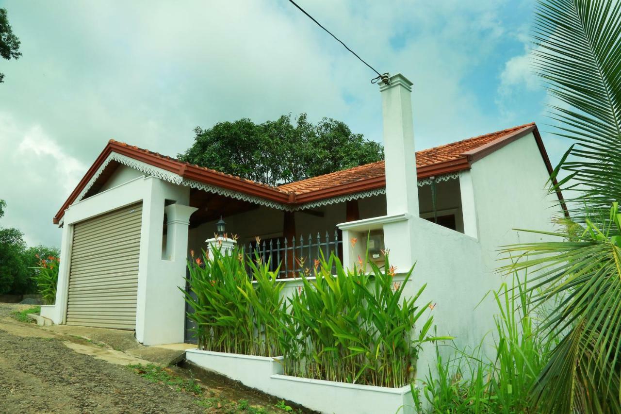 Villa 61 Ambepussa Exterior photo